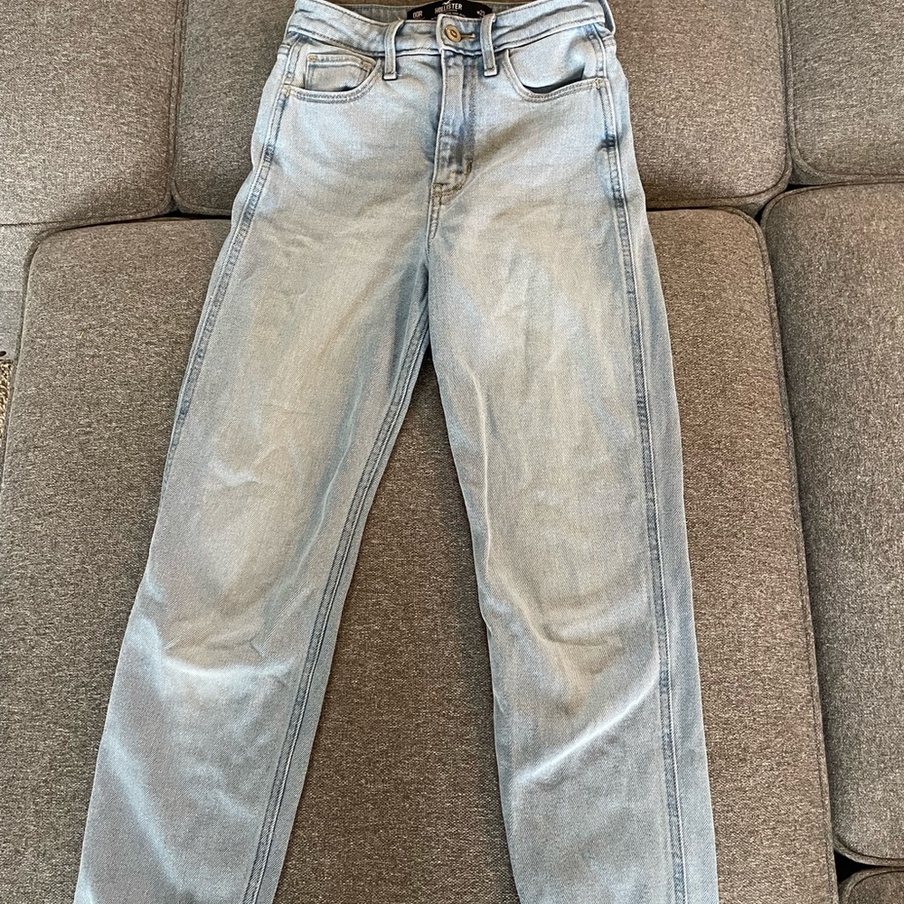 Light wash Hollister jeans
